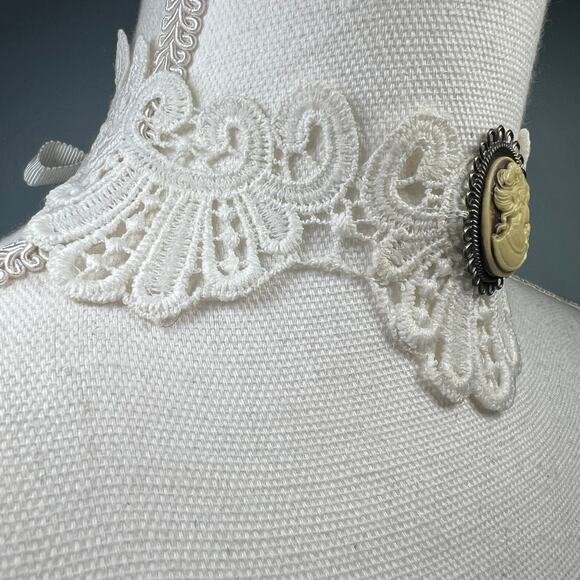 Vintage Style Cameo on Lace Choker Necklace Collar Ribbon Tie Victorian Romantic - Picture 6 of 13